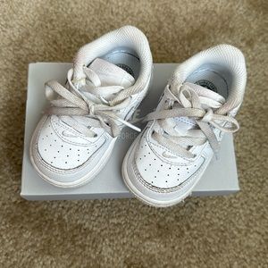 White Nike Air Force 1